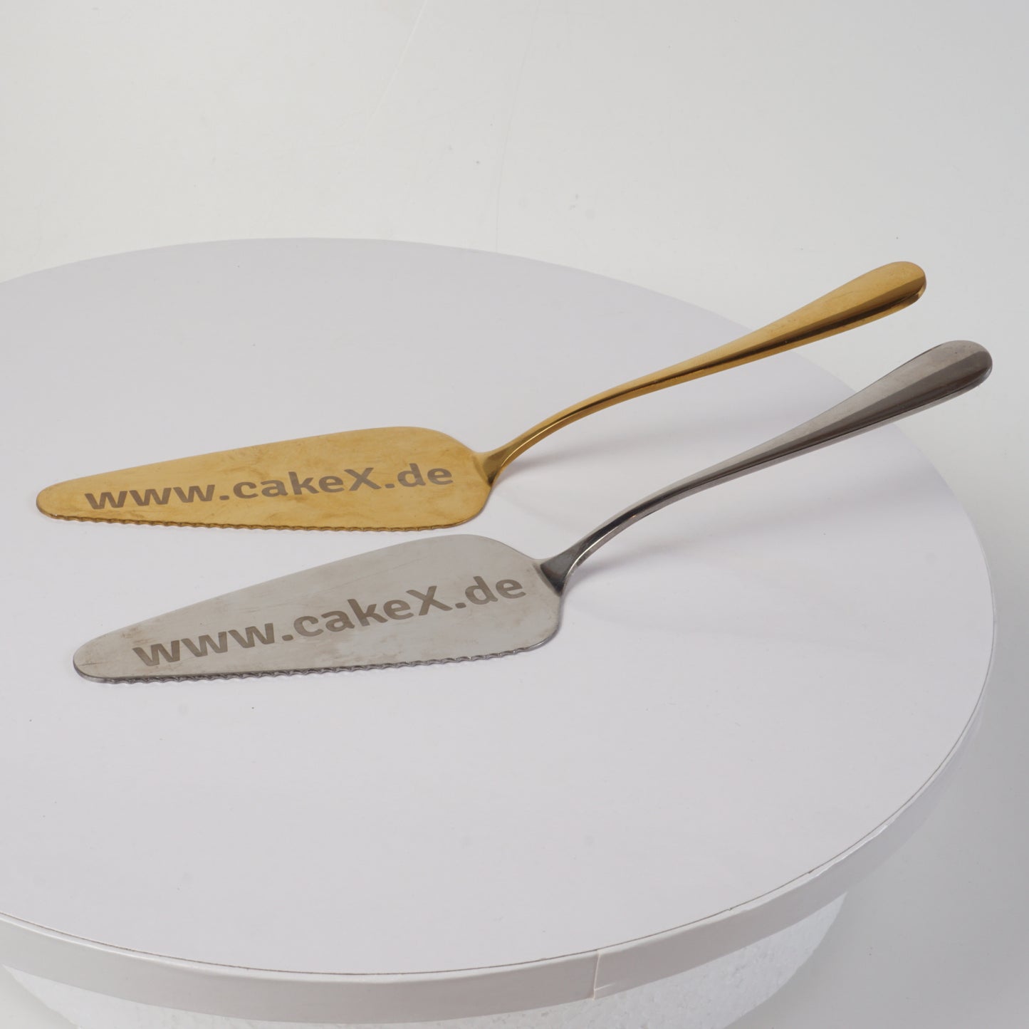 Elegante Tortenschaufeln in Gold & Silber