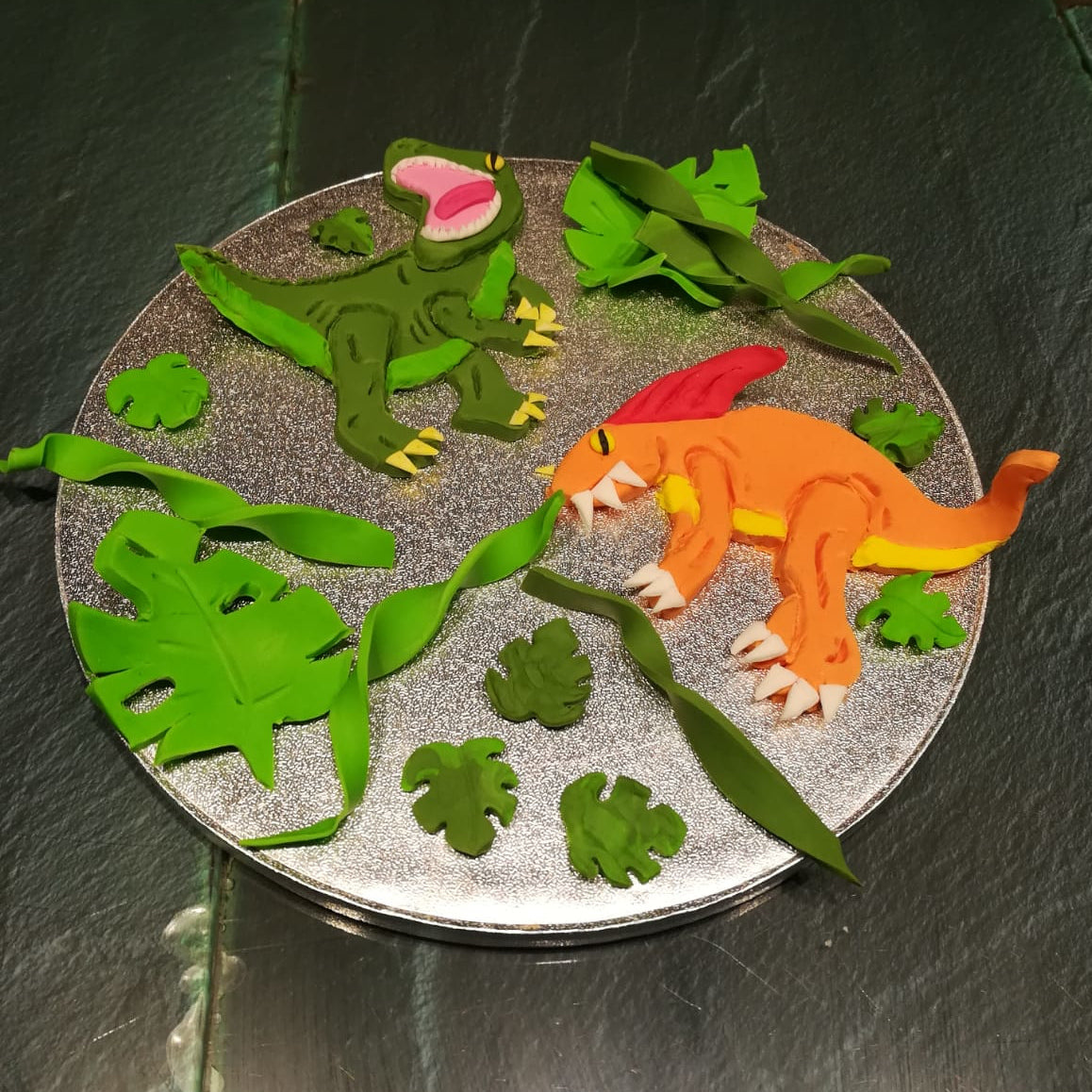 Dinos Aufleger modelliert