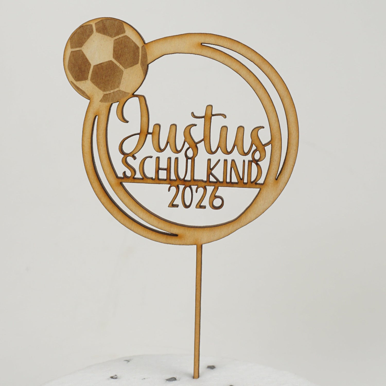 Schulkind-mit-fussball
